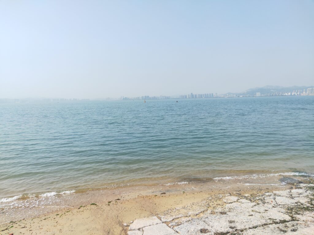 류궁다오에서 바라본 웨이하이만 바다 풍경